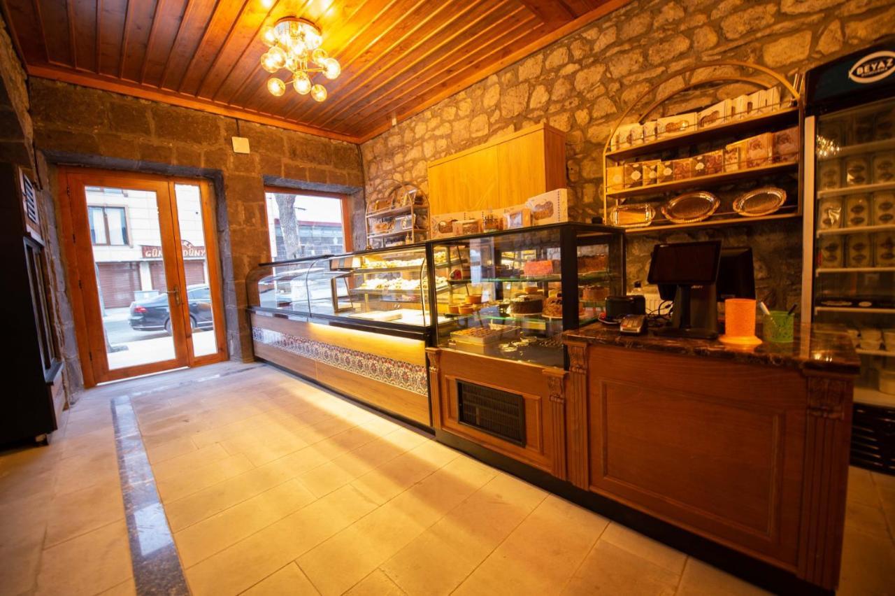 Ahiska Palas Otel Карс Екстериор снимка