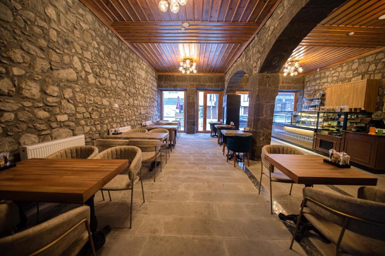 Ahiska Palas Otel Карс Екстериор снимка