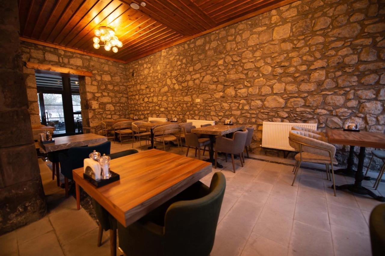 Ahiska Palas Otel Карс Екстериор снимка