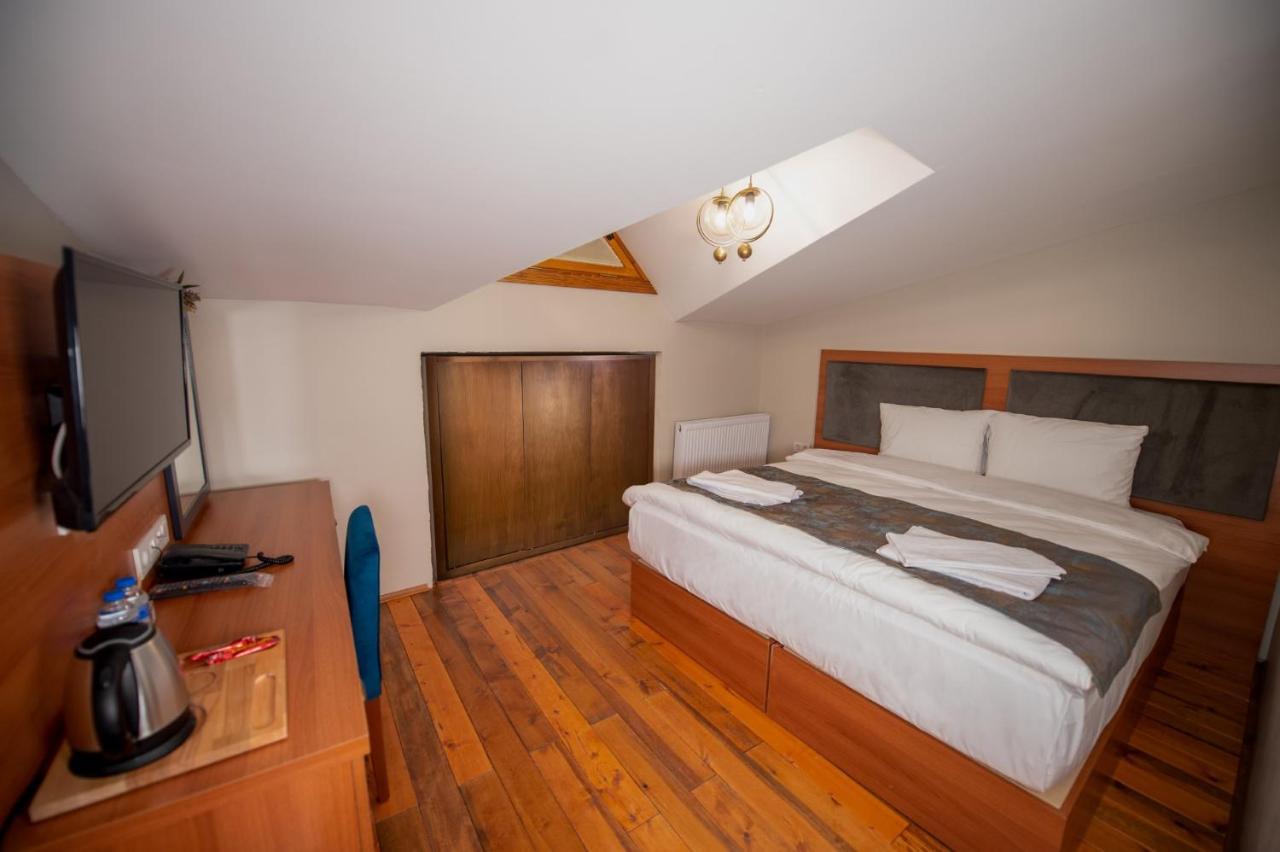 Ahiska Palas Otel Карс Екстериор снимка