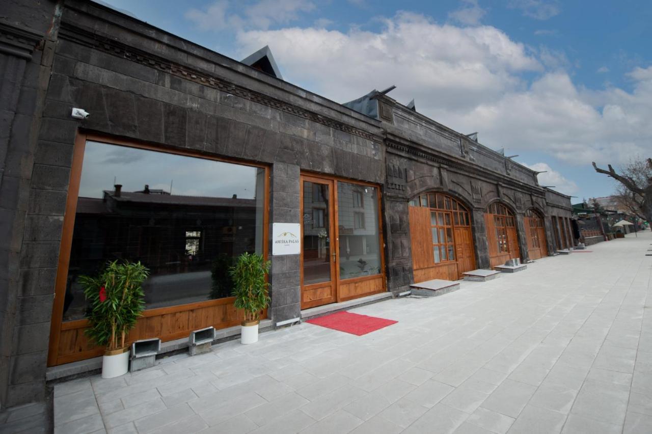 Ahiska Palas Otel Карс Екстериор снимка