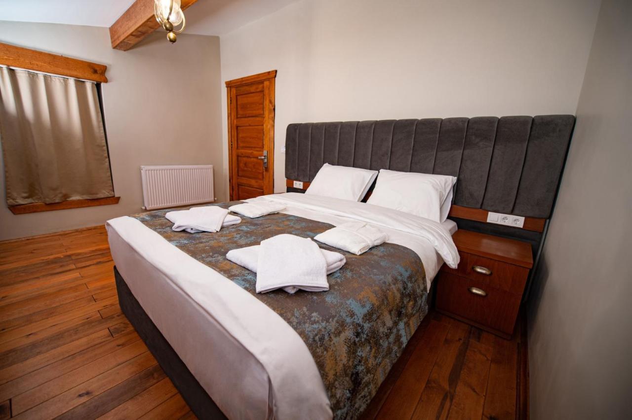 Ahiska Palas Otel Карс Екстериор снимка