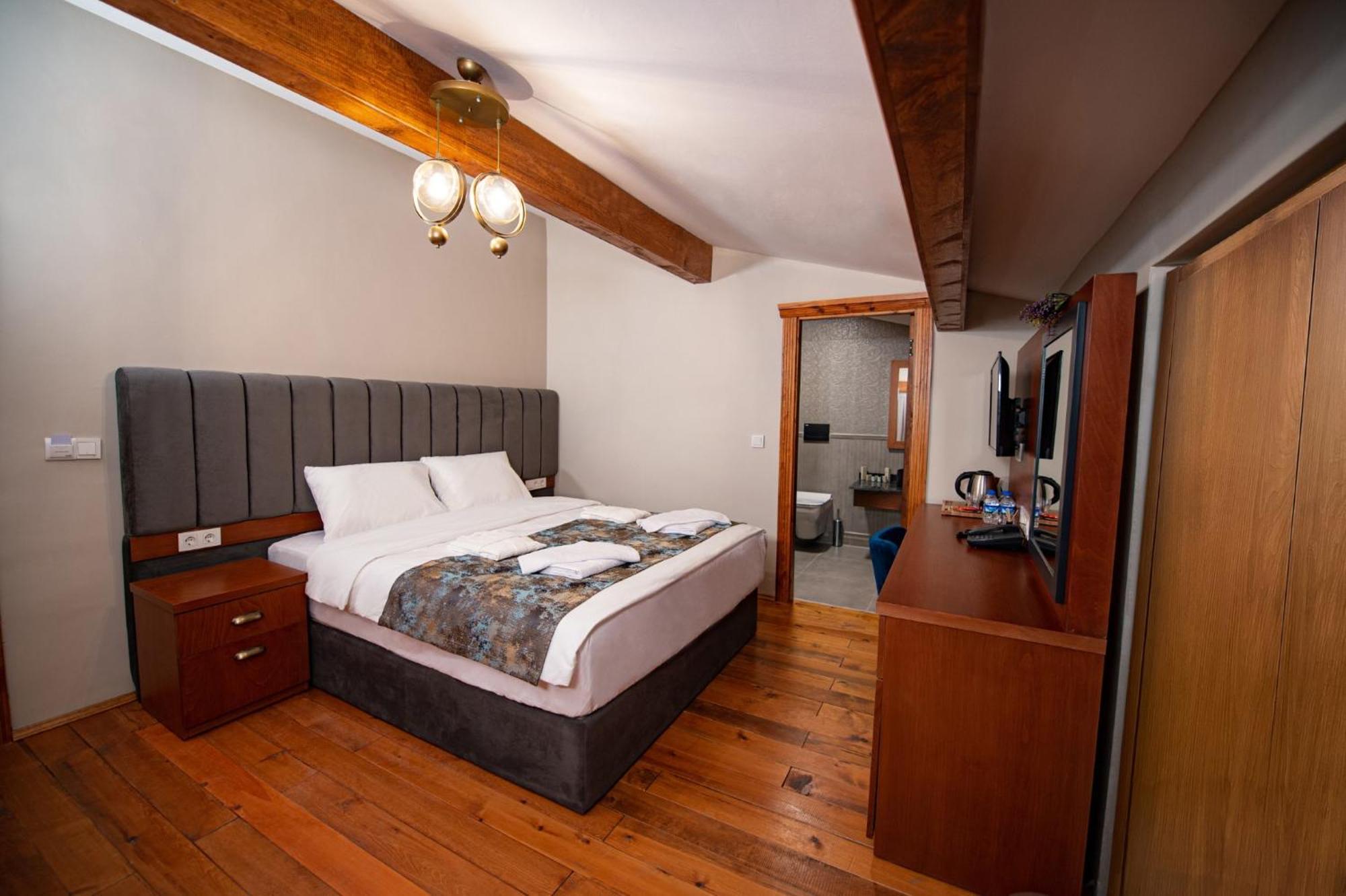 Ahiska Palas Otel Карс Екстериор снимка